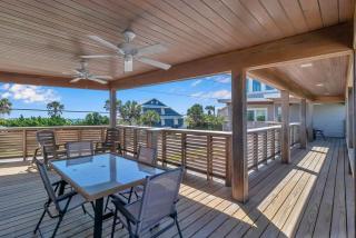 Salt Therapy - Elevated house w beach access - 7