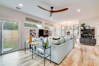 Expansive Luxury Escape with Private Pool - 8