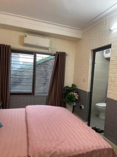 Centre Alley House & Travel - 3