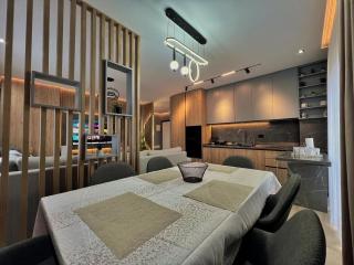 Luxury Apartment - 7