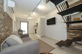 Boutique Seaside Duplex - 8
