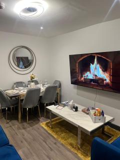 Principality stadium luxury apartment free parking - 2
