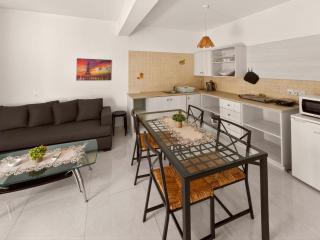 Napa Central Apartment - 6