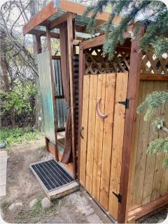 Cozy Glamping Pod Outdoor Kitchen and Shower - 7
