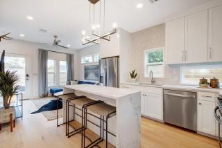 Modern New Construction with Hot Tub - 8