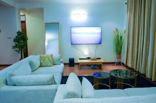 Makaya Homes Elegant 2BR Coastal Apartment - 6