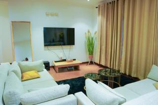 Makaya Homes Elegant 2BR Coastal Apartment - 3