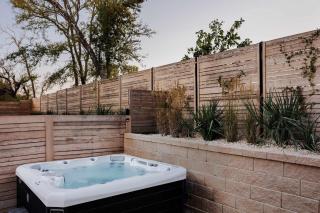 Brand New Austin Retreat Hot Tub & Balcony Suite - 6
