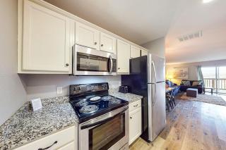 Vineyards 2909 #3 - 3