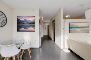 Chic & Modern Apartment In The Heart Of Downtown - 4