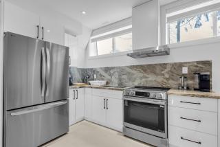 Luxury 3BR 3BA Basement Apt Mississauga - 5