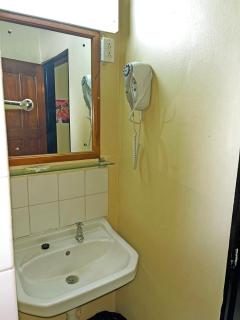 Par-May-La's Inn - 1