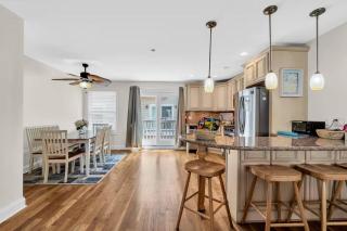 Hot Tub + Pool | Cozy Stay | Washer/Dryer | Coffee - 7