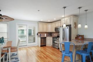 Hot Tub + Pool | Cozy Stay | Washer/Dryer | Coffee - 2