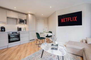 Arena Side Hot City Centre Leeds - Sleeps 5 - 8