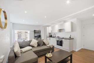 Luxury 2 Bedroom Apartment in Old Town Swindon - 1