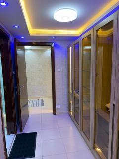 High-floor Luxury Apartment! - 4