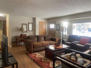 In Town 3 Bedroom Close to Everything - 5