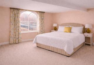 Lion House by Abbey House Stays - 2