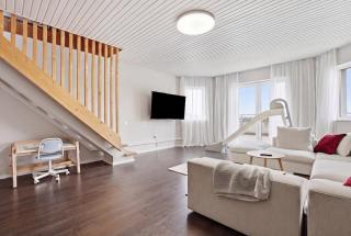 Castle View Rooftop Terrace Penthouse 5BR Old Town - 3