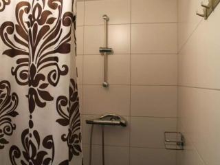 Bright Holiday Home Near Beach - 4