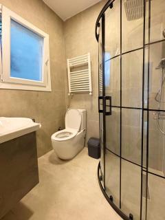 Cosy & Stylish 2 Bedroom Flat in Vibrant Kadıköy - 1