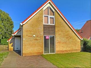Bungalow in Breskens near Waterfront Beach - 0