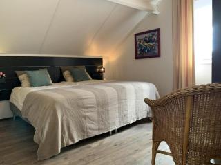 Lovely holiday home with private barbecue - 7