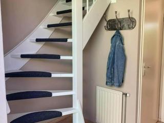 Spacious Stay Near the Sea - 6