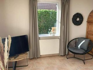 Spacious Stay Near the Sea - 2