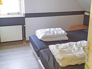 Bungalow in Breskens near Lighthouse & Beach - Breskens - 3