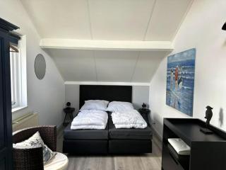 Bungalow in Breskens near Beach & Lighthouse - 1