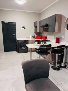 Happiness Retreat Stays-Midrand - 1