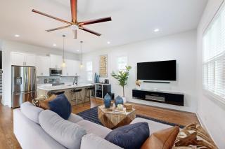 2 Mi to World Cup! Luxe Escape with Skyline Views - 0