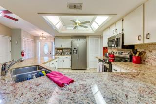 Waterfront Deck & Private Dock! Rainbow River Home - 2