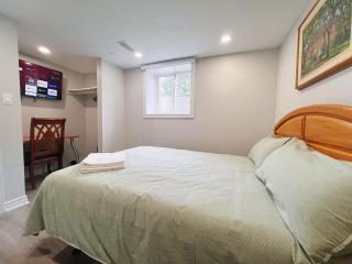 Cozy & Modern Ensuite Basement Rooms - Steps to Subway & Downsview Rogers Stadium - 4