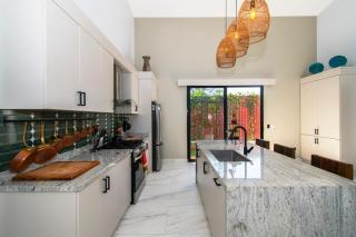 Villa Monty, Charming Villa, 5 min walk to Marino Ballena Beach - 1