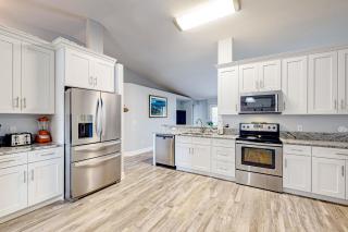 Poolside Oasis! Family-Friendly Summerfield Escape - 4