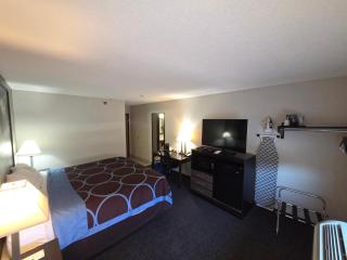 Super 8 by Wyndham Elkins - 5