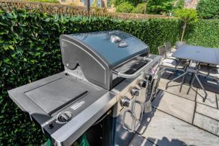 Private Patio & BBQ Walk to Tram Heart of Edinburgh City Centre - 4