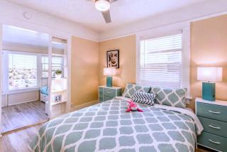 CasaViva Vista - Top-Floor 2BR with Private Porch, City Views & Sunset, Walk to Hillcrest, Near Zoo & Beaches, San Diego - 9