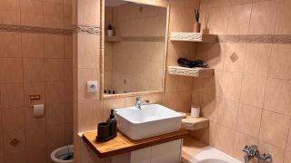 Elegant Escape apartment V - free parking, easy access to City Center - 6