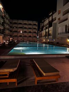 Luxury Studio, pool, Private beach & close to Airport - 4