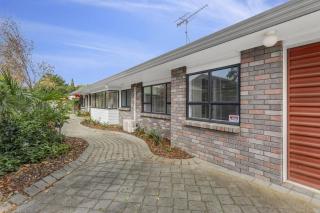 Cambridge Spacious 2 Wing Private Retreat - 9