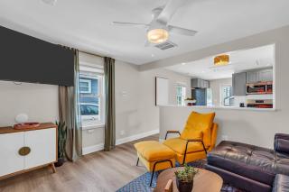 Washer/Dryer | Fast WIFI | Linen+Towels | Backyard - 2