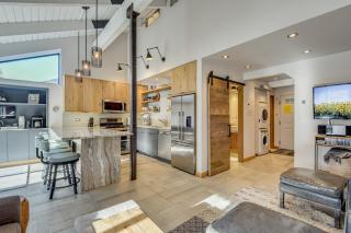 Walk to Town & Slopes, Views, SPA & Sauna Access - 5
