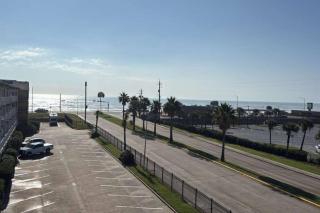 Ocean View Top Floor - Cruise Parking - 2 Pools - HotTub - GYM - Tennis - Shoreline Stays 9327 - 2