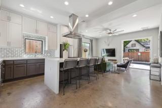 Spacious Sunlit Home with Heated Pool - 9
