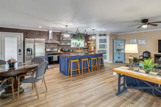 Charming Retreat on 20 Acres with Private Lake! - 6