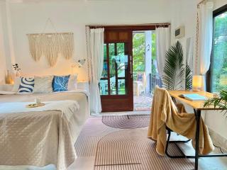 Srithanu Paradise Stay King Bed - 3